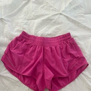 Lululemon Hotty Hot Low Rise 2.5” Pink Shorts Size 6